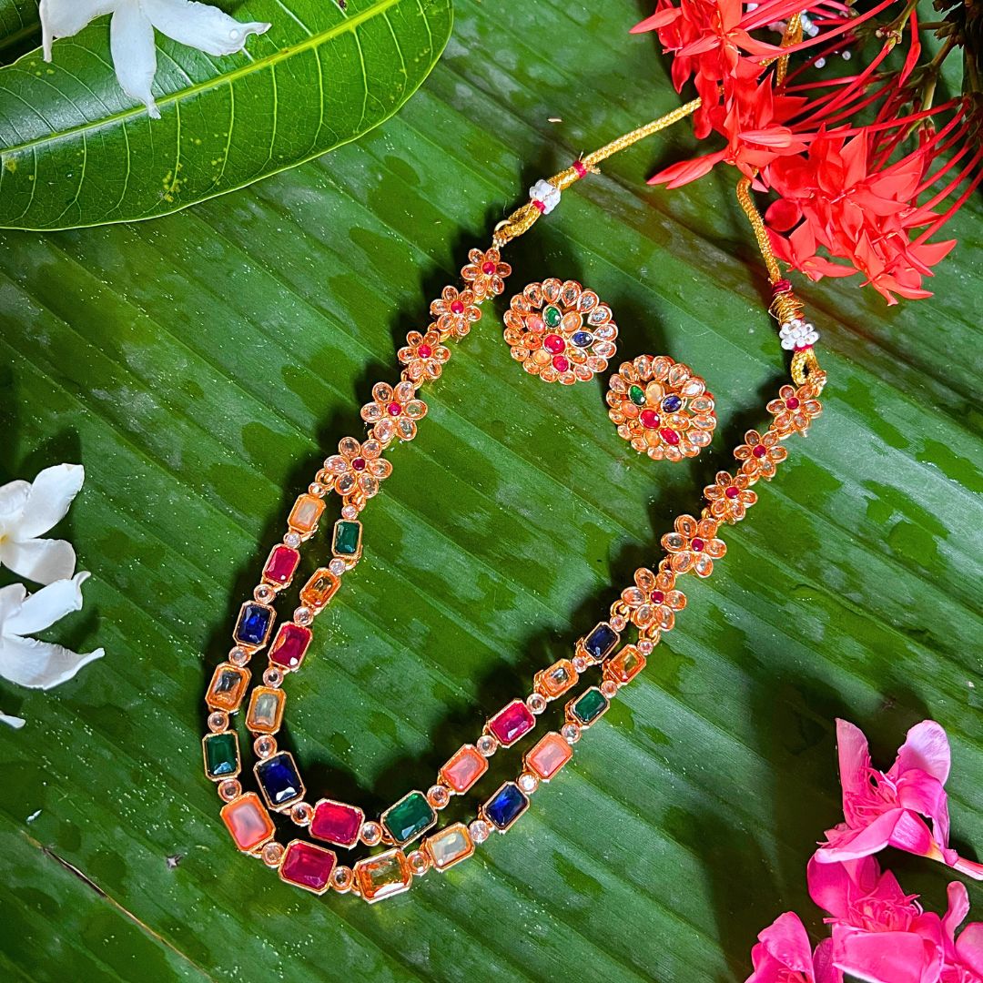 Varnika - Muticolor necklace set with earrings studs