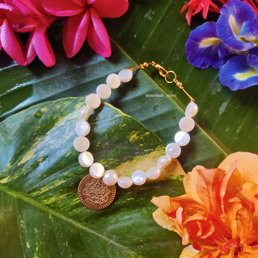 Antara - Handmade Lakshmi Coin Pearl Bracelet AS031