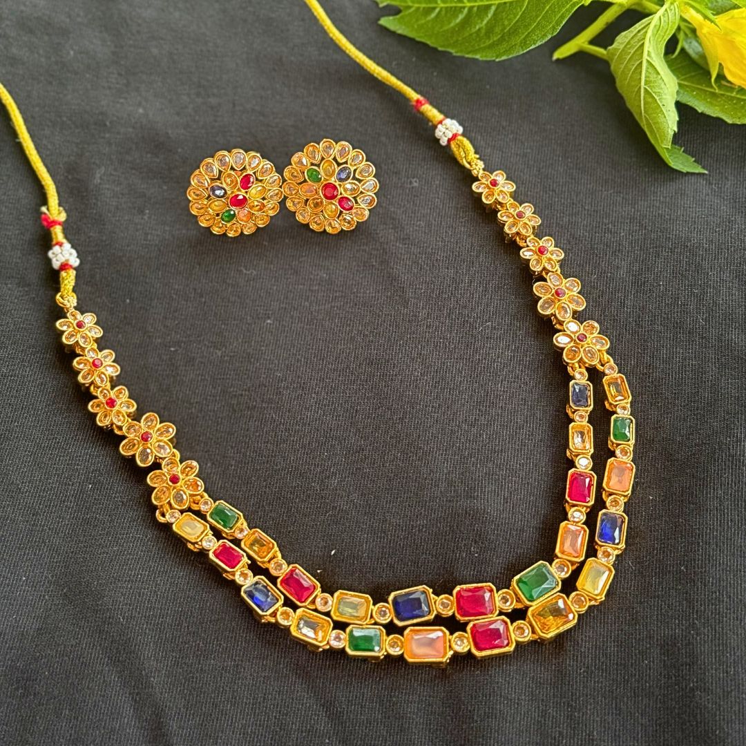Varnika - Muticolor necklace set with earrings studs